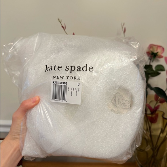 Kate Spade KL039 Love Shack Butterfly Perforated Heart Crossbody In Meringue NWT - Picture 3 of 6